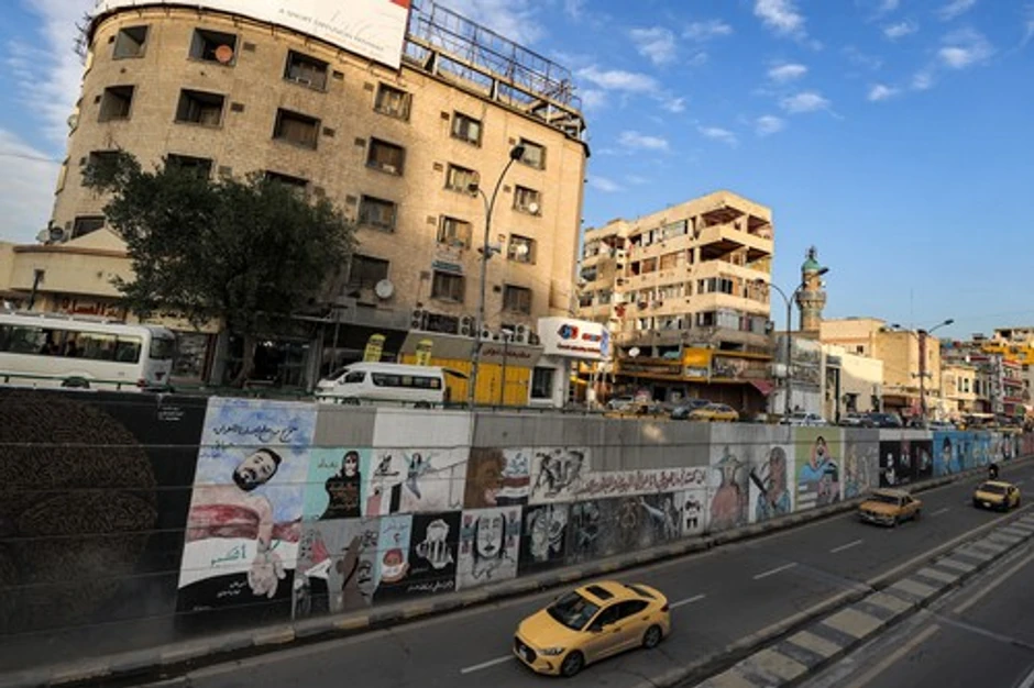 Politički grafiti na trgu Tahrir u Bagdadu