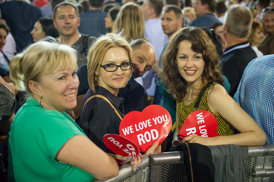 Publiczność na koncercie Roda Stewarta w Atlas Arenie w Łodzi