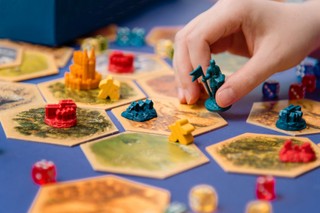 Jaką stawką ryczałtu opodatkowane są przychody z działalności w zakresie produkcji gier i zabawek?