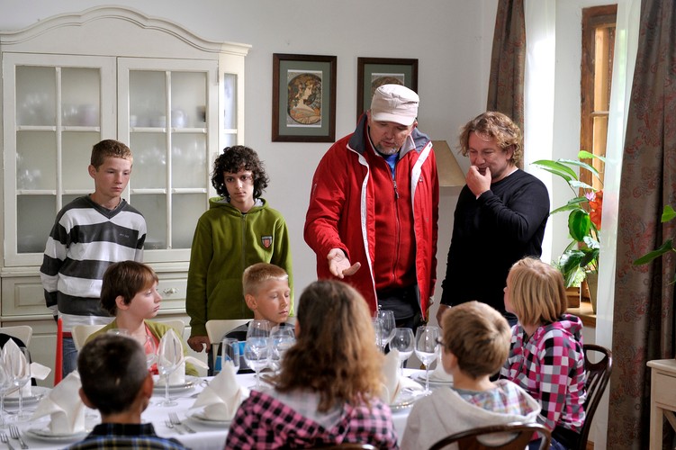 Wojciech Adamczyk na planie 'Rancza' z Rafałem Królikowskim