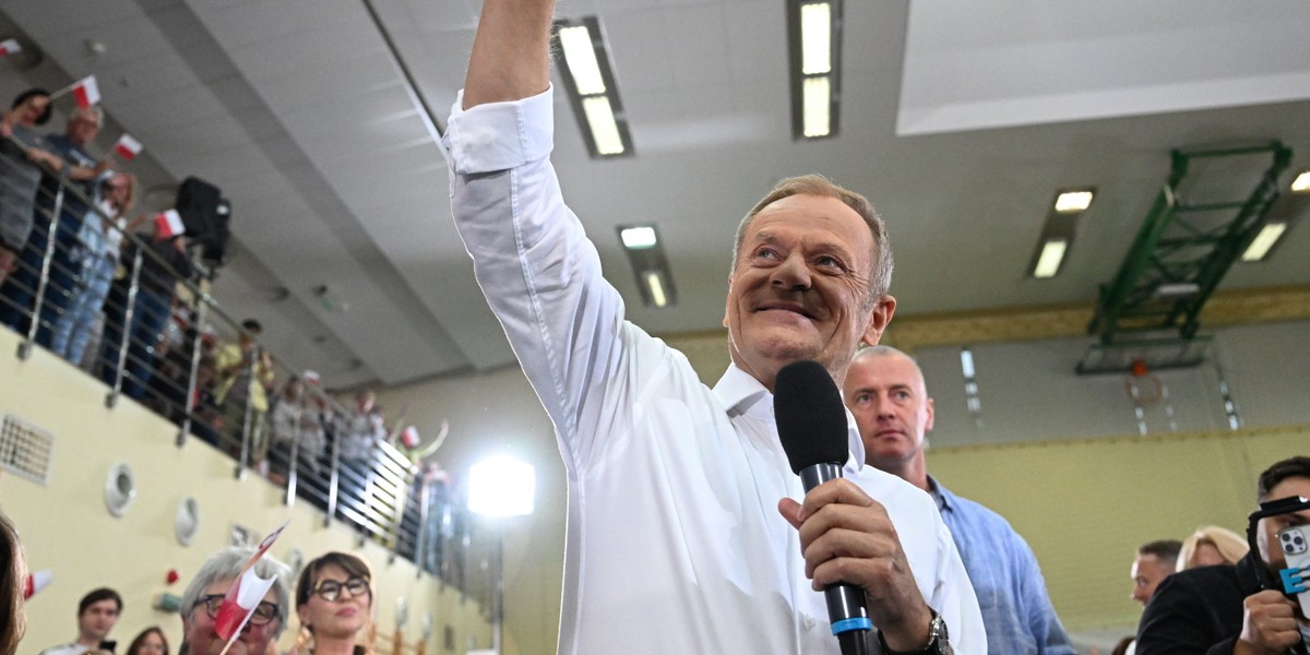 Przewodniczący Platformy Obywatelskiej Donald Tusk podczas otwartego spotkania z mieszkańcami w siedzibie Wyższej Szkoły Prawa i Administracji w Rzeszowie.