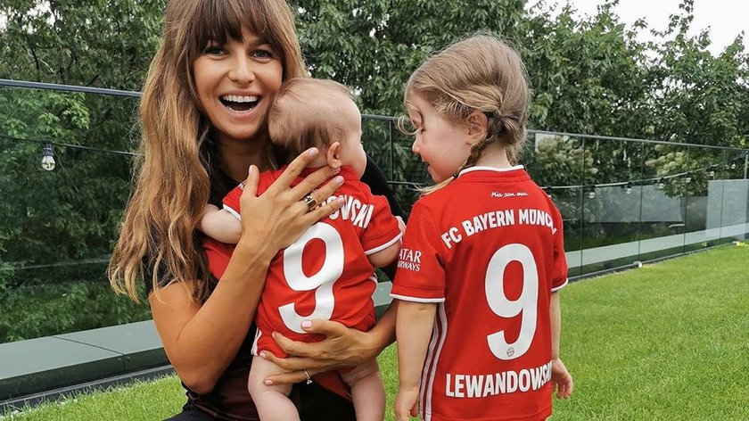 Anna Lewandowska z córkami