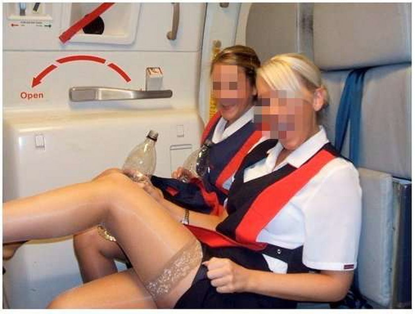 Stewardessy robią striptiz! FOTO