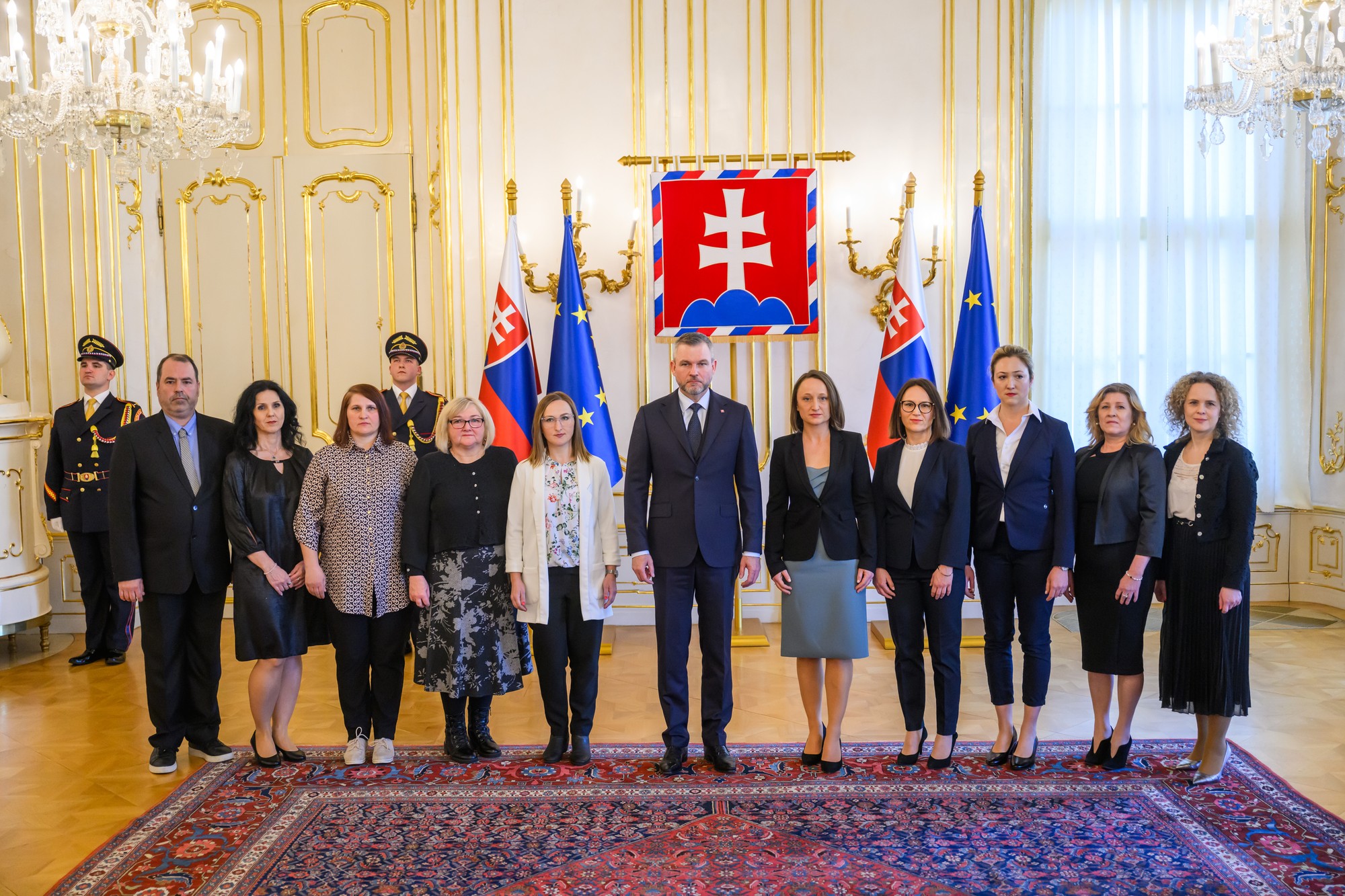 Prezident SR Peter Pellegrini počas prijatia rodín a priateľov obetí pandémie COVID-19 v Prezidentskom paláci.