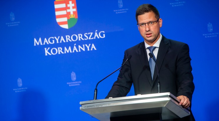 Gulyás Gergely Miniszterelnökséget vezető miniszter a Kormányinfó sajtótájékoztatón a Miniszterelnöki Kabinetiroda Garibaldi utcai sajtótermében 2022. május 26-án / Fotó: MTI/Balogh Zoltán