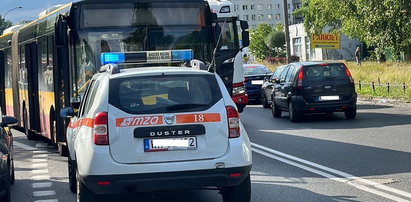 Horror w Warszawie. Drzwi autobusu przytrzasnęły staruszkę! Nowe informacje