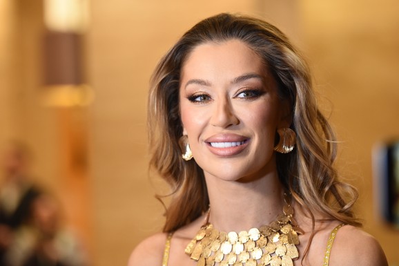 TEA TAIROVIĆ PROGOVORILA O TRUDNOĆI Pevačica otkrila kako provodi praznike, pa priznala: "Zahvalna sam Bogu na svemu što mi je dao"