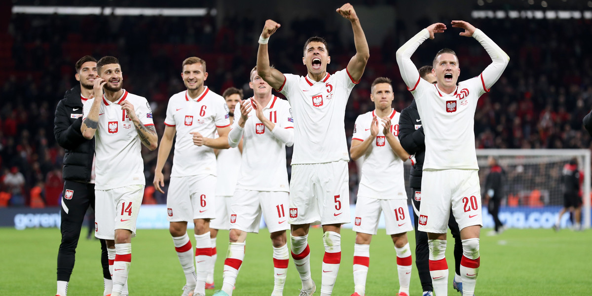 Po ośmiu kolejkach eliminacji do Mistrzostw Świata 2022 w Katarze Polacy zajmują drugie miejsce w grupie. To oznacza, że Biało-Czerwonych czekają baraże