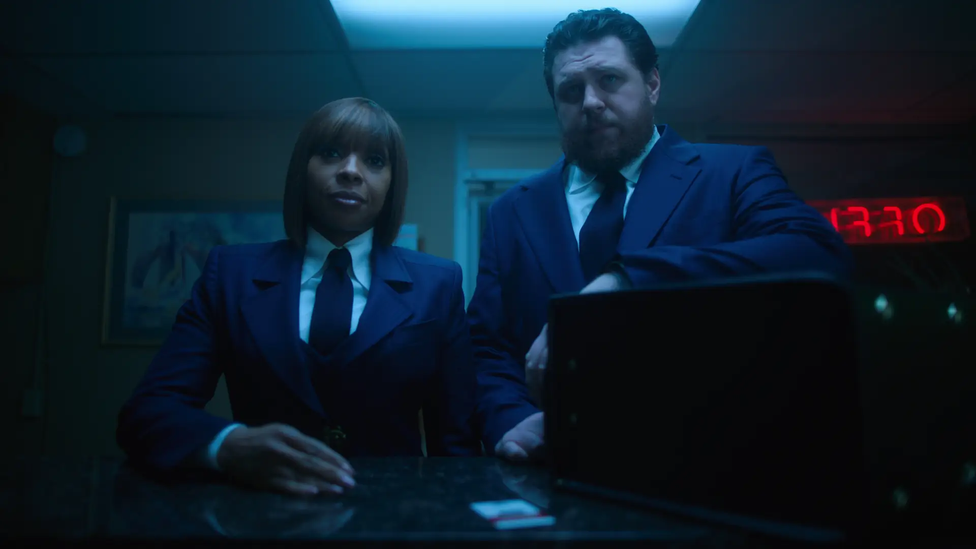 "Długo czekaliśmy na taki scenariusz". Tom Hopper, Mary J. Blige i Cameron Britton o kulisach serialu "The Umbrella Academy"