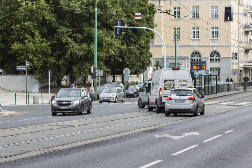 Zlikwidują lewoskręt z Głogowskiej w Berwińskiego