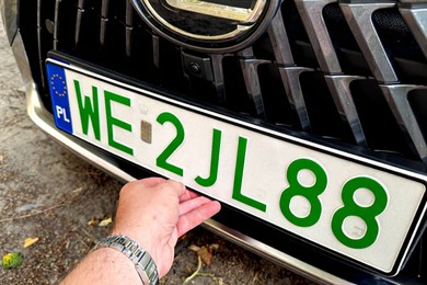 Samochody używane dostaną zielone tablice. Prezydent zdecydował