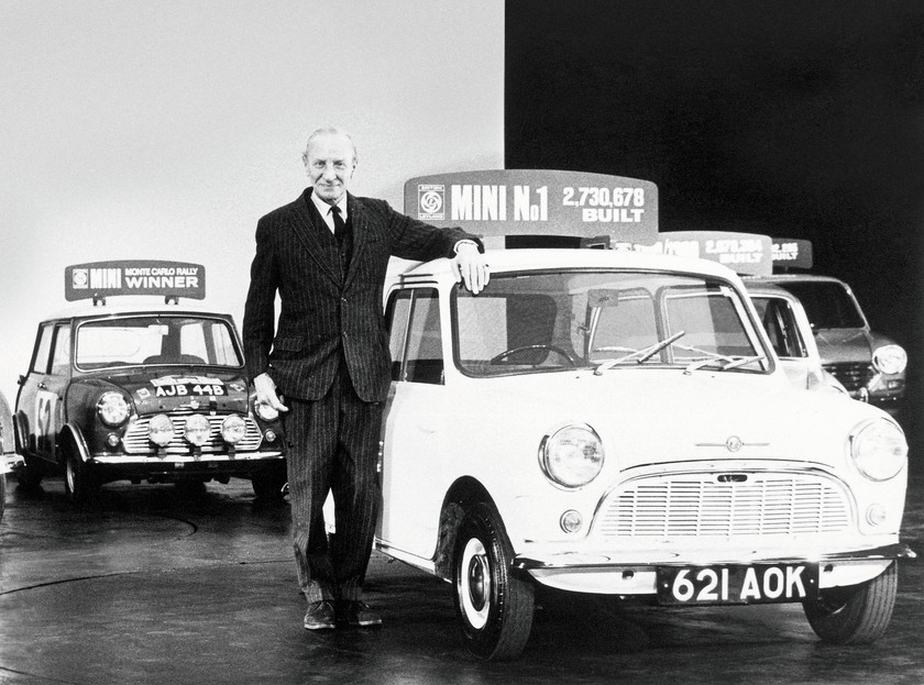 Alec Issigonis invente la légendaire MINI en 1959.