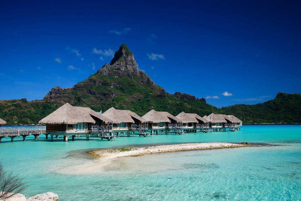 Plaże topless, Bora Bora