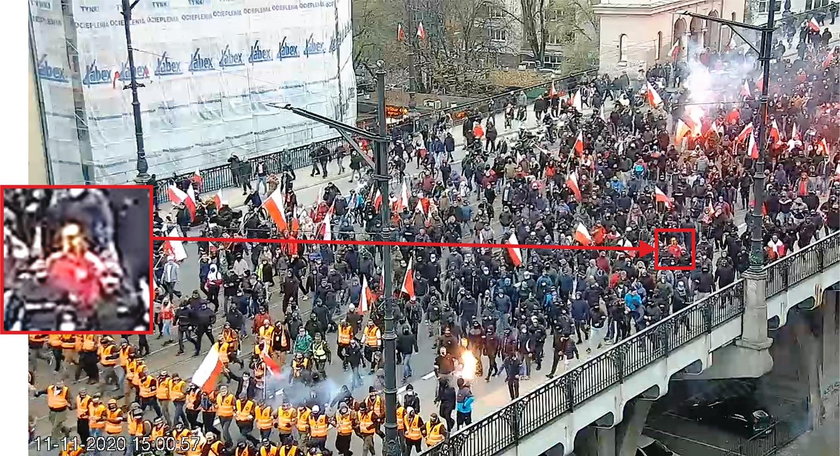 Podpalili mieszkanie podczas Marszu Niepodległości. Policja publikuje zdjęcia chuliganów