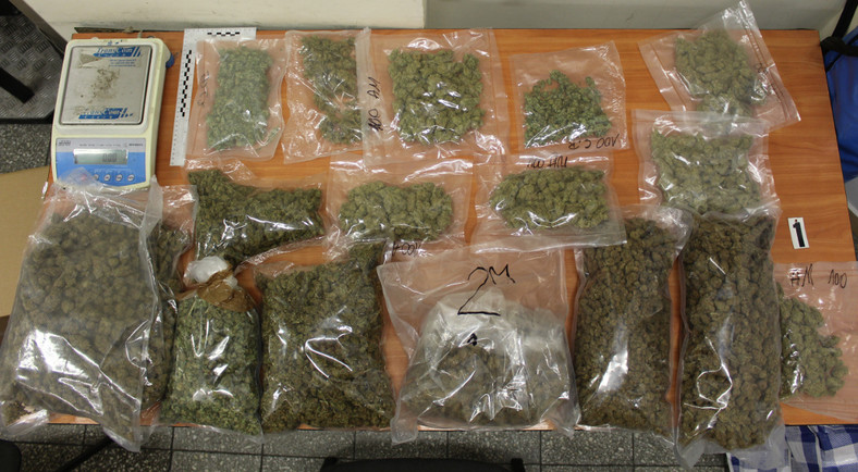 Policjanci zabezpieczyli blisko sześć kg narkotyków