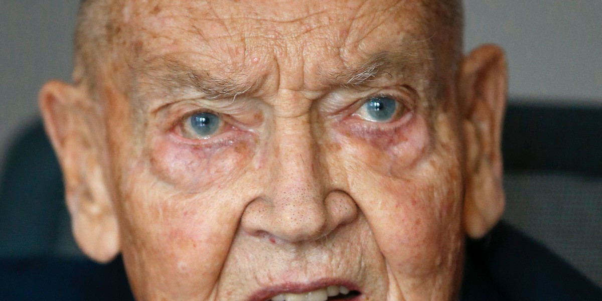 BUFFETT: Jack Bogle is going to save American investors '100s and 100s of billions'