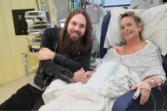 Napriek tomu, že Karen podstúpila operáciu a chemoterapiu, jej rakovina postúpila do štvrtého štádia.