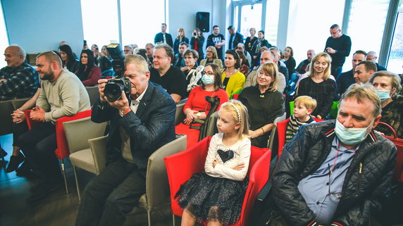 W pięknym Centrum Kultury im. Eugeniusza Poniatowskiego odbył się w piątek 25 września wernisaż wystawy. Uroczystość poprowadzili Kamila Marczewska – Cygan oraz Grzegorz Skurczyński. O fotografii mówił natomiast ambasador wystawy, Leszek Paradowski oraz Adam Cygan, wydawca DSI.