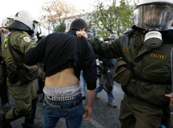 Polski bandyta walczył z grecką policją