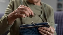 Sytuacja ekonomiczna seniorów: Dochody nominalnie w górę. Co z inflacją?