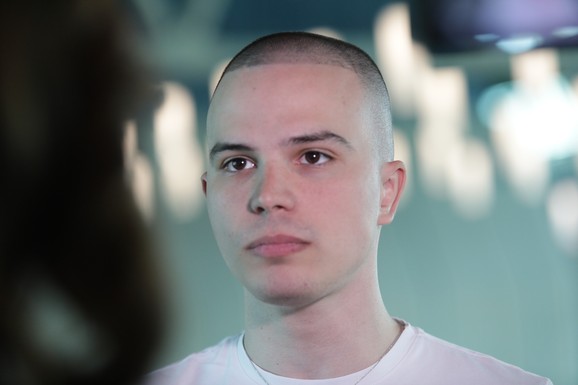 OVA ZGODNA PLAVUŠA JE MAJKA NAŠEG REPERA Važi za pravu lepoticu, sinu je velika podrška, a on se trudi da joj nikad ništa ne zafali (FOTO)