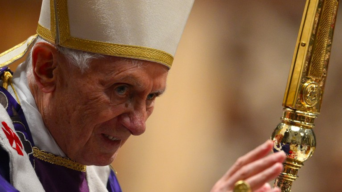 Co naprawdę było przyczyną ustąpienia Benedykta XVI? Włoskie media utrzymują, że szokujący raport na temat zepsucia w watykańskiej kurii.