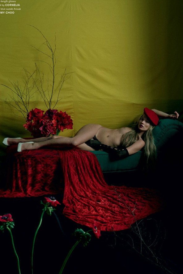 Kivirágzott Kate Moss ágyéka