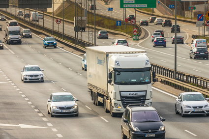 Rząd szuka pieniędzy. Będzie więcej płatnych dróg dla ciężarówek