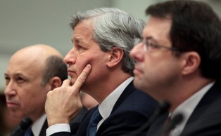 Czują zapach pieniędzy i walczą