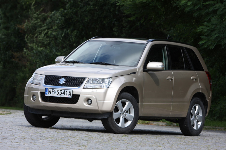 Suzuki Grand Vitara: SUV, co się terenu nie boi