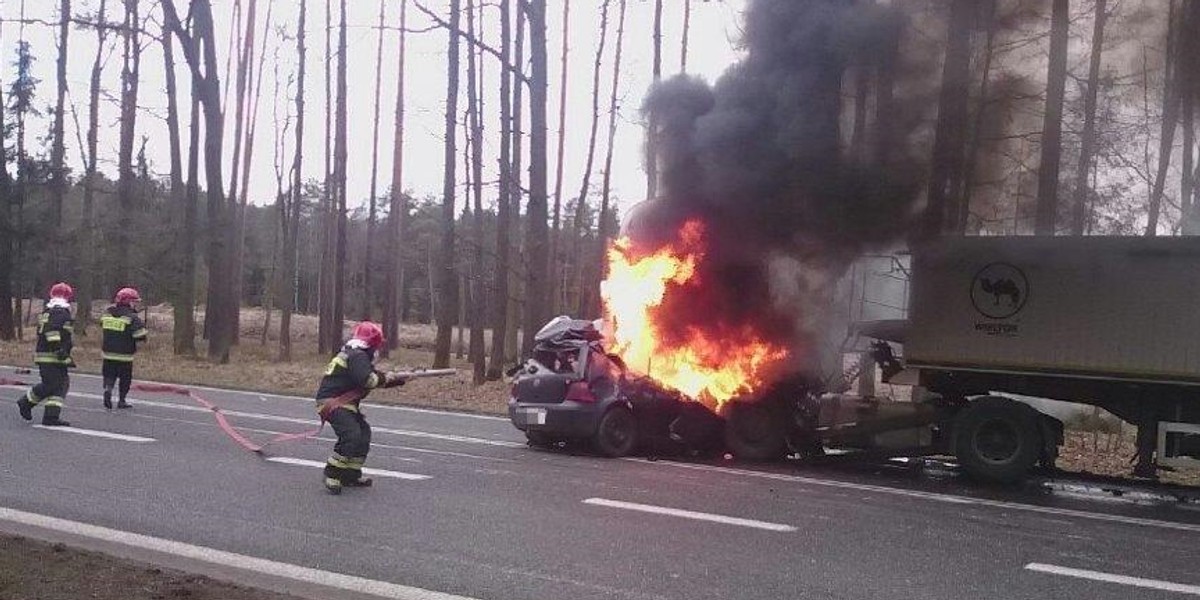 Zakleszczony kierowca spłonął żywcem