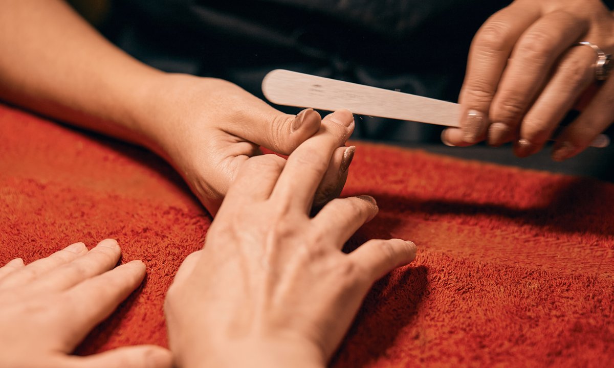 Mydlane paznokcie. Nowy trend podbija sieć