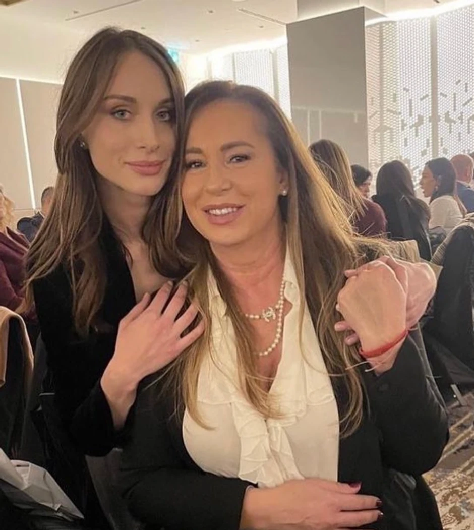 Iva sa majkom Zoricom