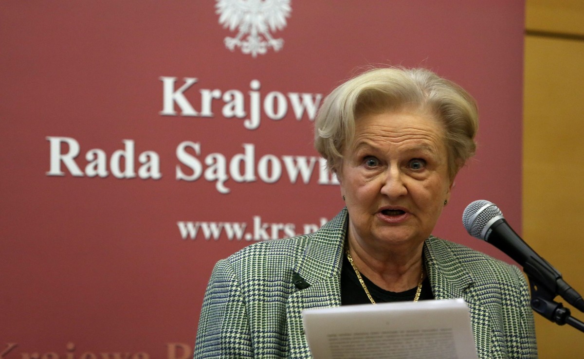 prof. Ewa Łętowska