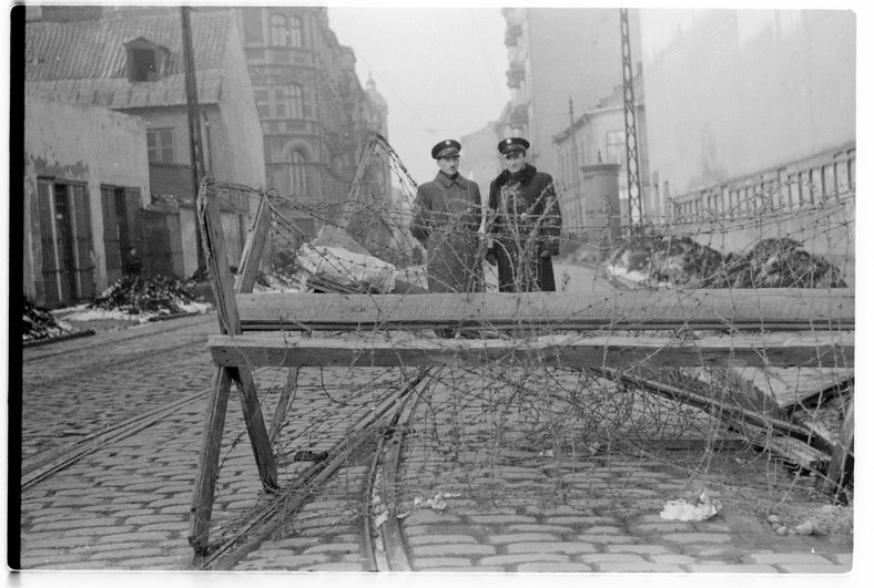 Żydowscy policjanci w getcie warszawskim - marzec 1941