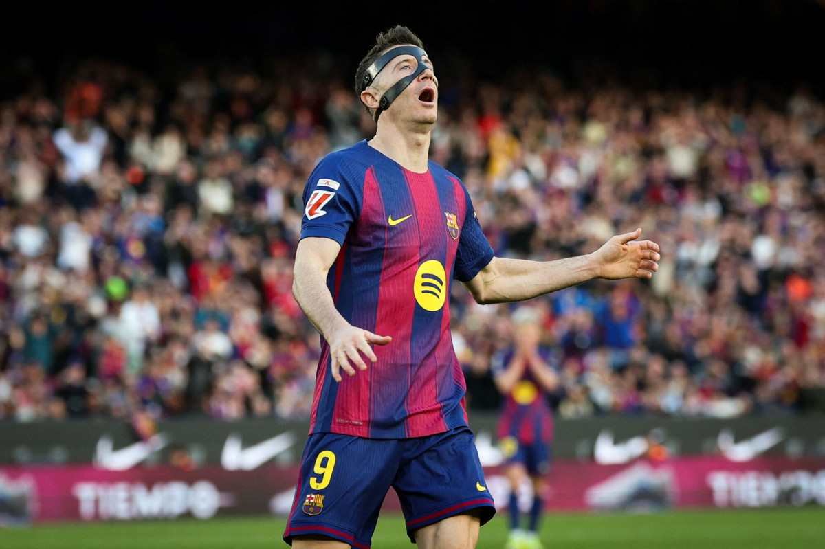 Lewandowski zmarnował trzy okazje. Barcelona spisała się na "piątkę"