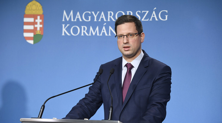 Gulyás Gergely jelentette be a kormány döntéseit / Fotó: MTI Koszticsák Szilárd