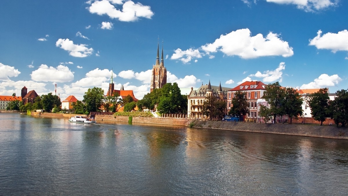 Uniwersytet Wrocławski chce sprzedać budynek na Tamce. Na drugą część wyspy na Odrze od kilku lat szuka chętnego Uniwersytet Medyczny.