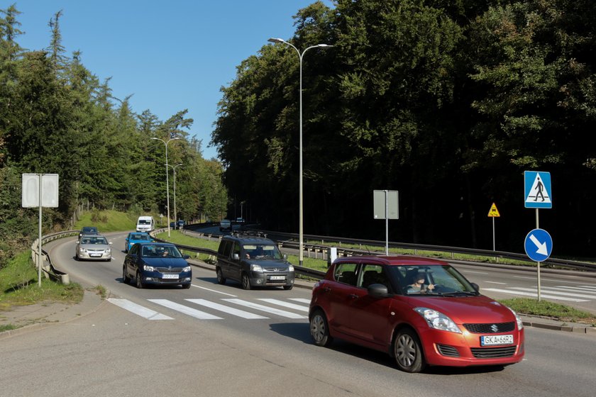 Szorstki asfalt ma zapobiec wypadkom