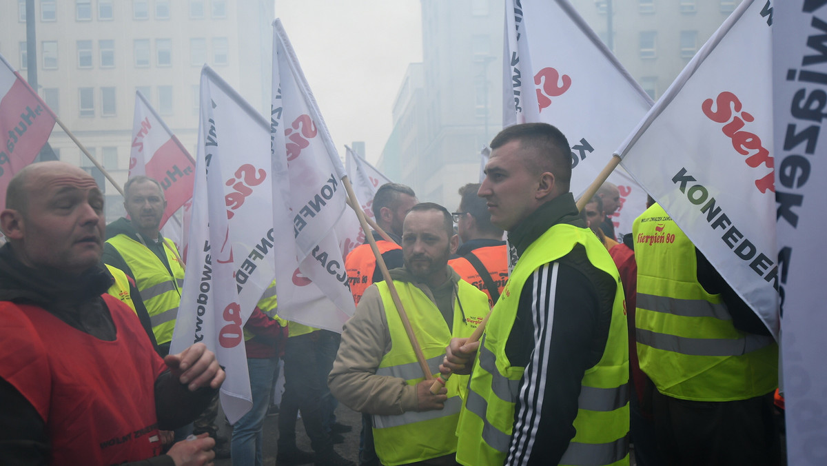 Protest górników przed siedzibą Komisji Europejskiej w Warszawie