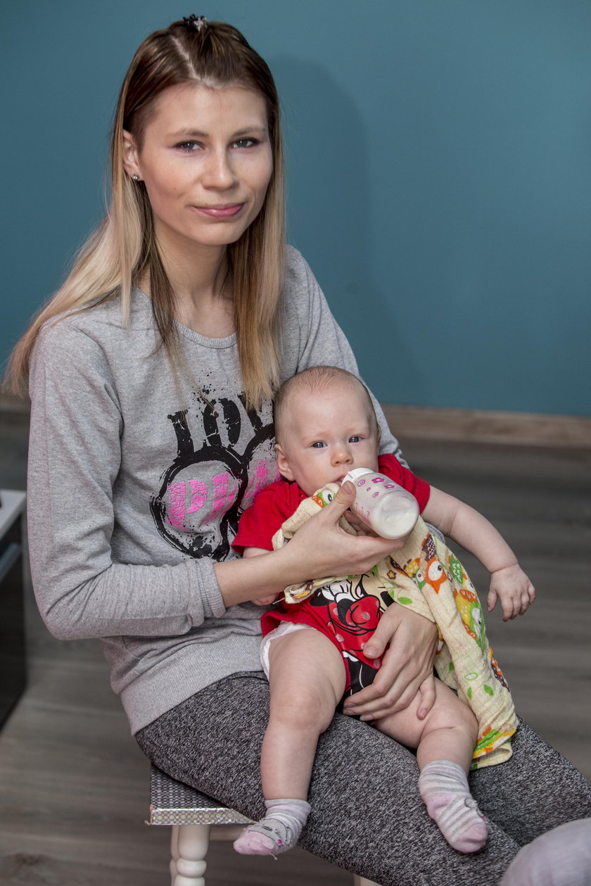 Klaudia Michalska (19 l.), z córeczką Julią (7 m.)