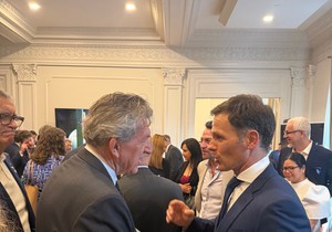 Vašington, Siniša Mali