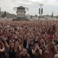 Uczestnicy Przystanku Woodstock bawią się pod scen