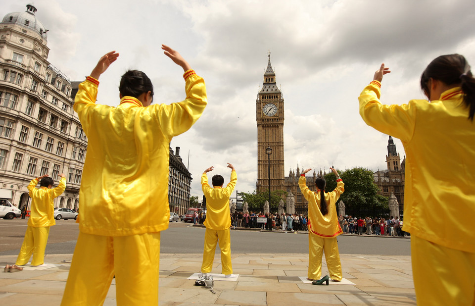GBR: Falun Gong Practioners Demonstrate In Parliament Square