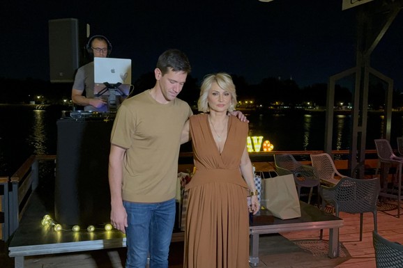 Raša je zbog ovog čoveka PRAVIO LJUBOMORNE SCENE Goci Tržan: Nastao haos na Jahorini, a pevačica sad objavila šok fotografiju: "Palo pomirenje"