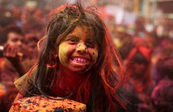 Oni umieją się bawić. Kolorowe szalone święto w Indiach