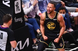NBA. Stephen Curry rekordzistą w liczbie trafionych rzutów za trzy