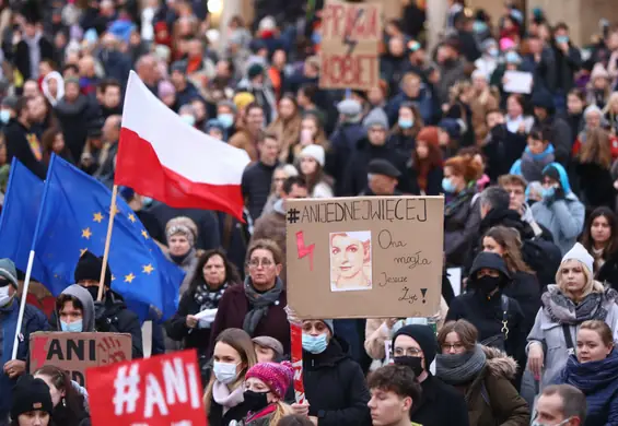 Parlament Europejski przyjął rezolucję dotyczącą zakazu aborcji w Polsce