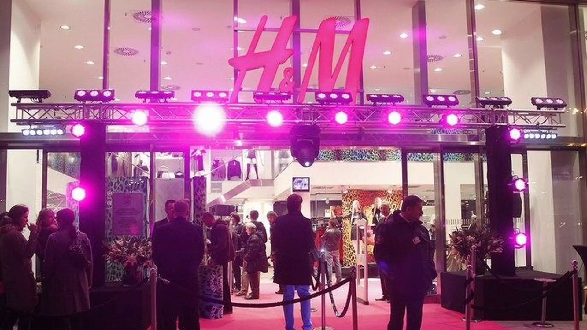 Wielka premiera Versace w H&M i same gwiazdy na zakupach