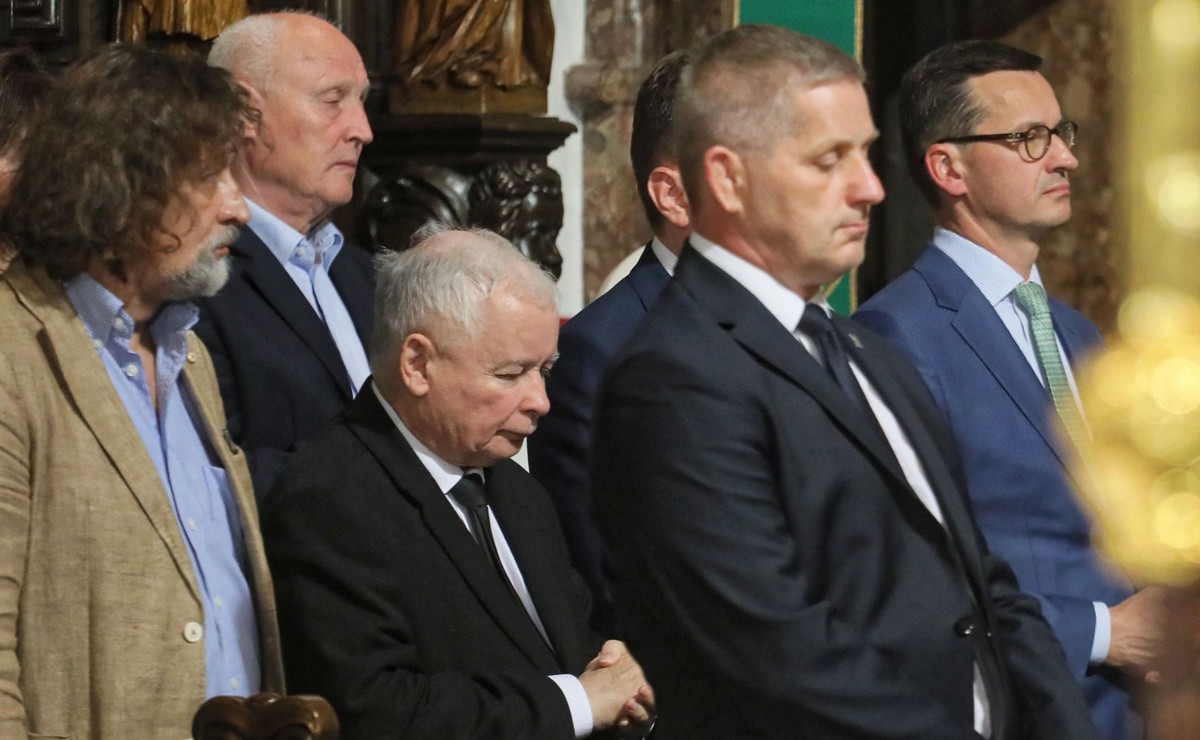 "Głos oddany na Prawo i Sprawiedliwość jest głosem oddanym racjonalnie. Nasz plan dla Polski, plan takiej głębszej nieco perspektywy, to jest plan, który sprowadza się do tego: Polacy mają żyć pod każdym względem, jak ci na zachód od naszych granic" - wskazał Kaczyński.